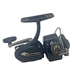 Vintage Olympic 220 Spinning Fishing Reel Made In Korea Works Great